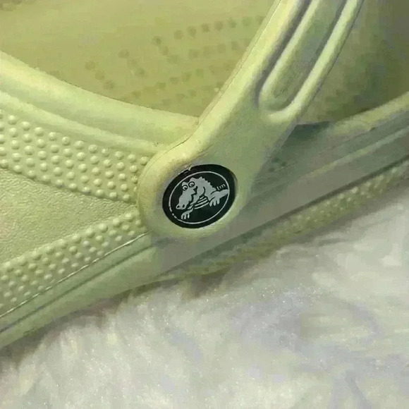 Crocs Classic Clog In Celery Green Durable and Comfy Men Size 8 Women Size 10 - Picture 9 of 13